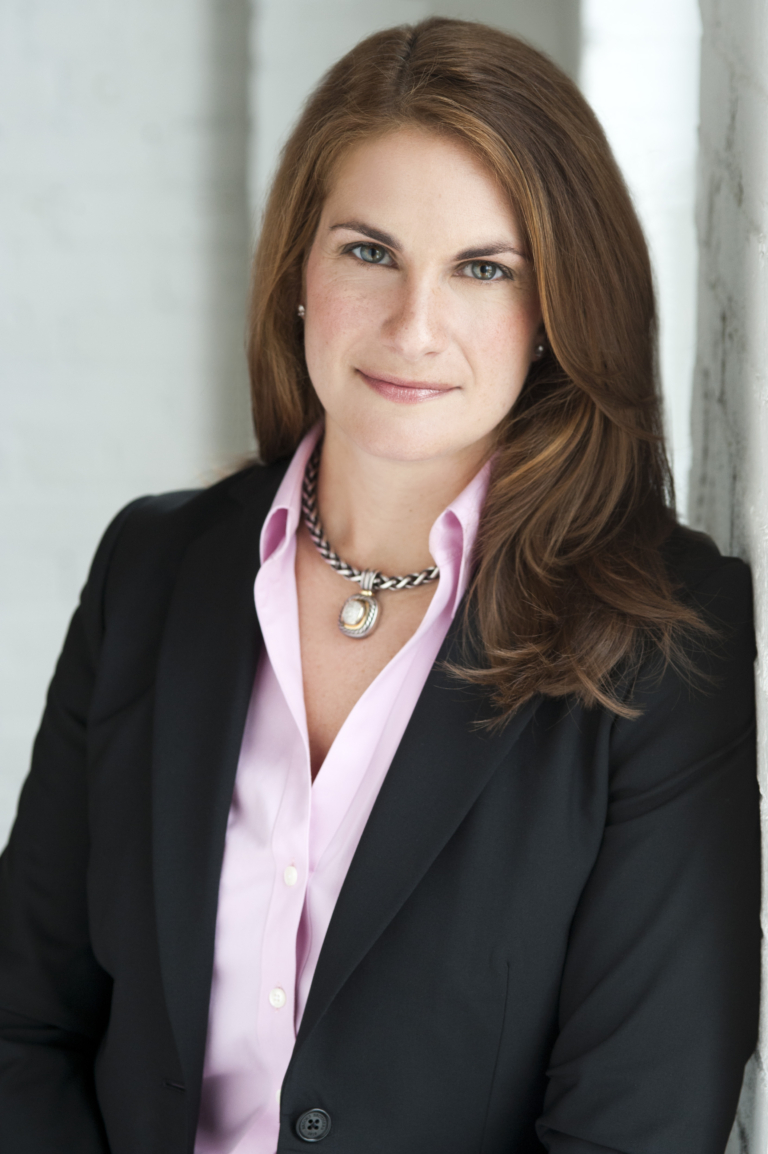 Maris Bondi headshot